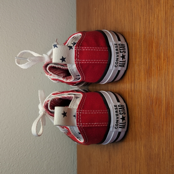 NEW!! Converse Chuck Taylor All Star Low Tops - Picture 4 of 7